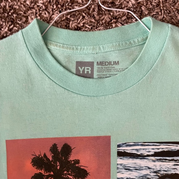 Young and Reckless tshirt - Picture 3 of 6